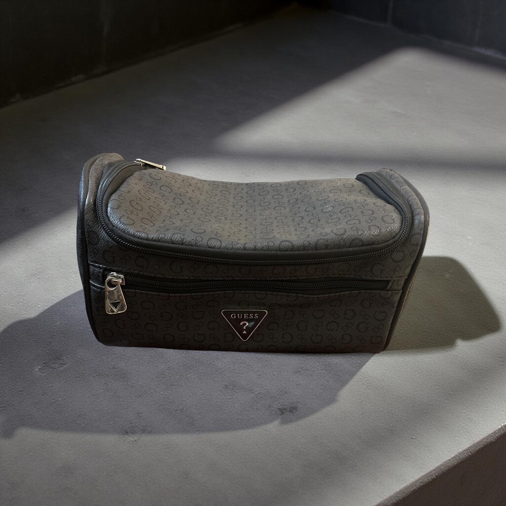 Vintage GUESS Charcoal Gray Women’s Toiletry Bag